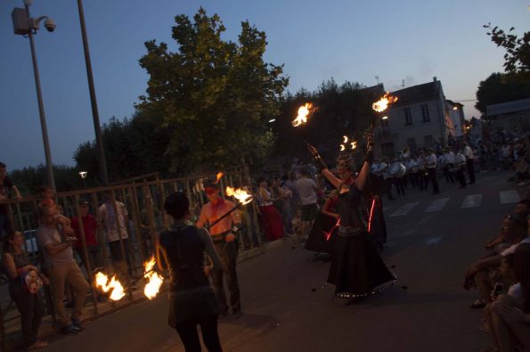 Parade feu et spectacle de feu à Beaucaire, dans le Gard 30