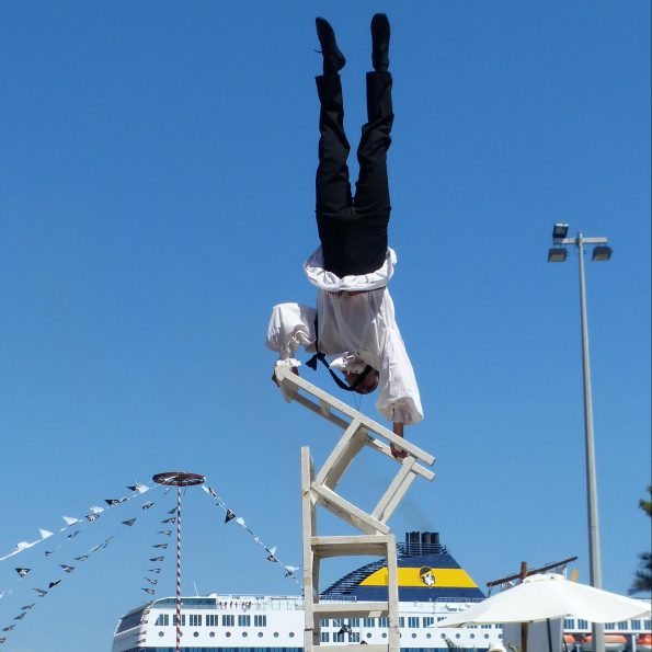 Compagnie spectacle de rue "pirate" de cirque et acrobatie à Toulon 83 PACA