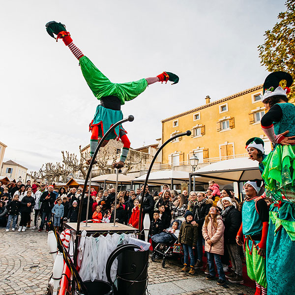 Spectacle de rue Lutins Noel
