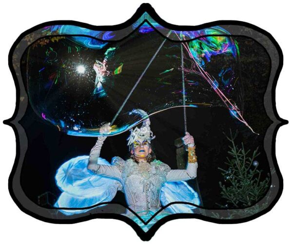 Spectacle-de-rue-lumineux-echassier-blanc-cirque-indigo